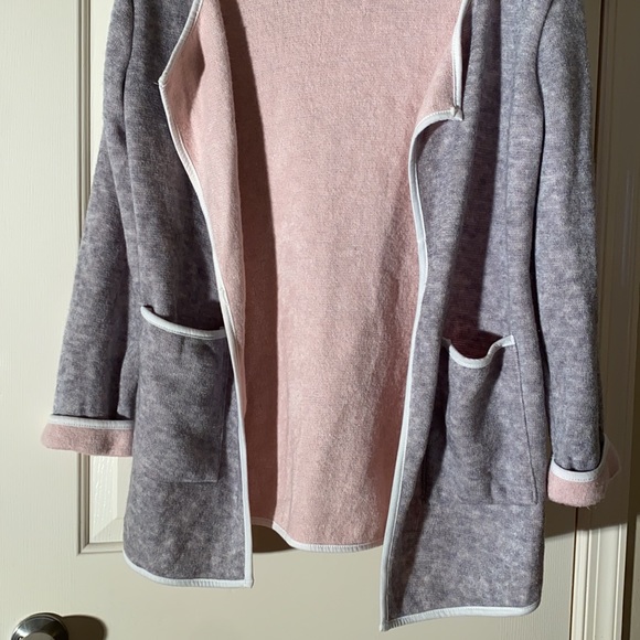 Large pink, grey and white open front sweater - Picture 2 of 5